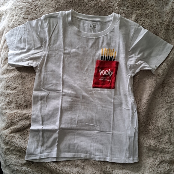 Uniqlo Pocky Pocket T-Shirt - Picture 2 of 5